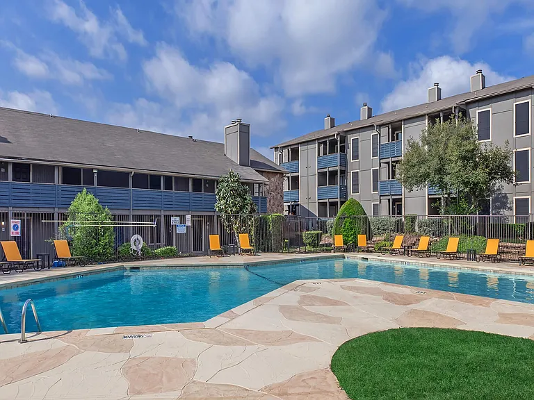 Villas at Alameda — Photo 5