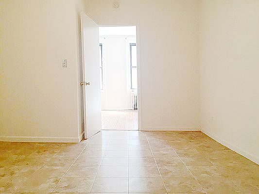 3rd image of 231 W 19th St APT 15