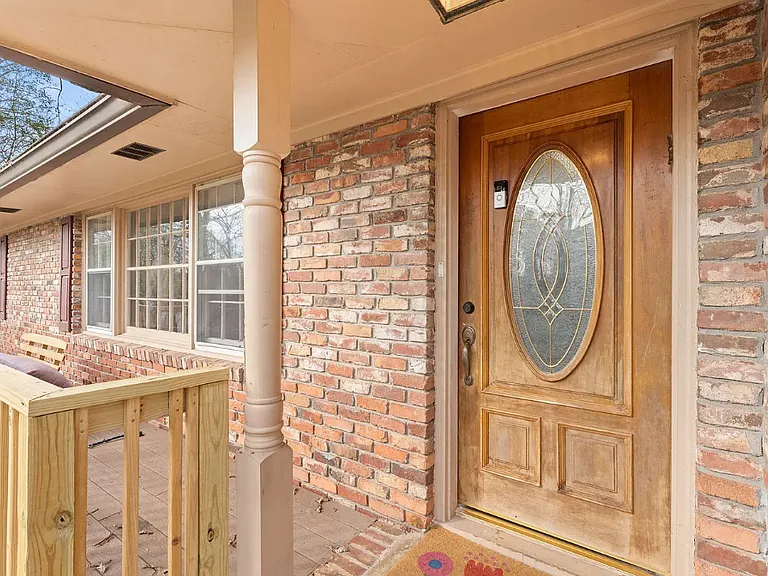 388 Tall Oaks Dr NE — Photo 3