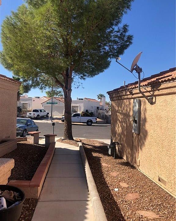 1st image of 2382 Ray Kanel Dr