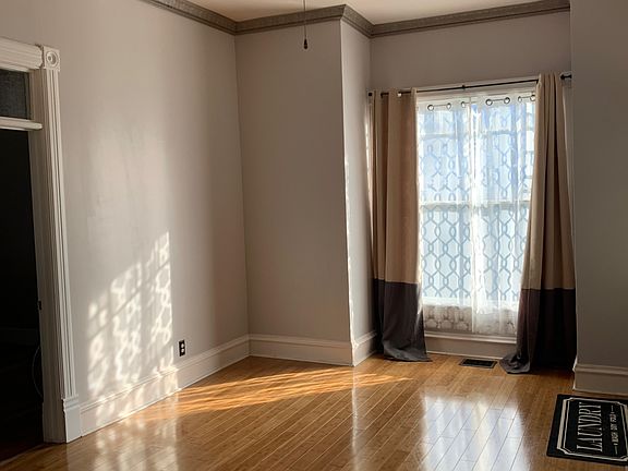 3rd image of 38 Broadway