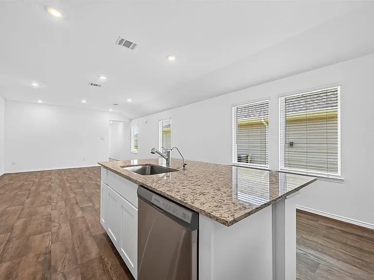 3030 Holland Lakes Dr — Photo 20