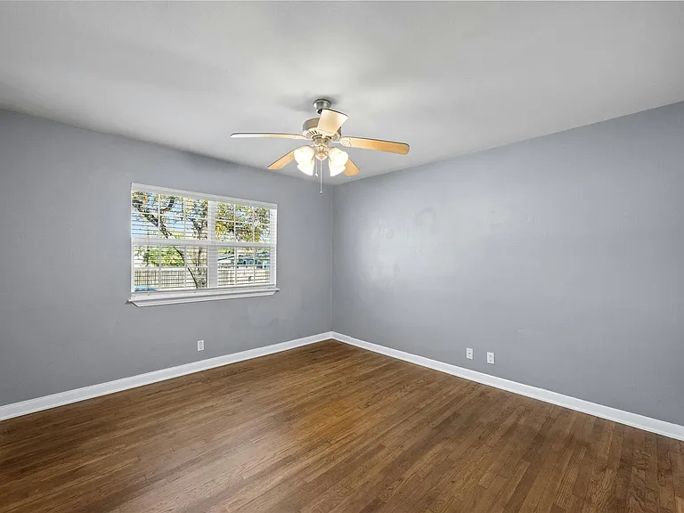 2631 W 45th St — Photo 17