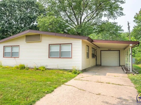 1613 SW Indian Trl, Topeka, KS 66604