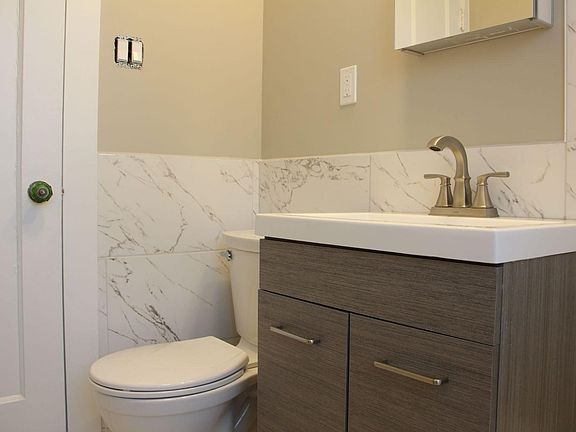 4th image of 4891 N Hermitage Ave #3B