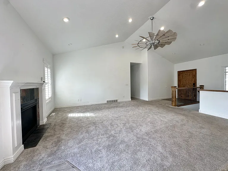 624 Centennial Loop — Photo 6