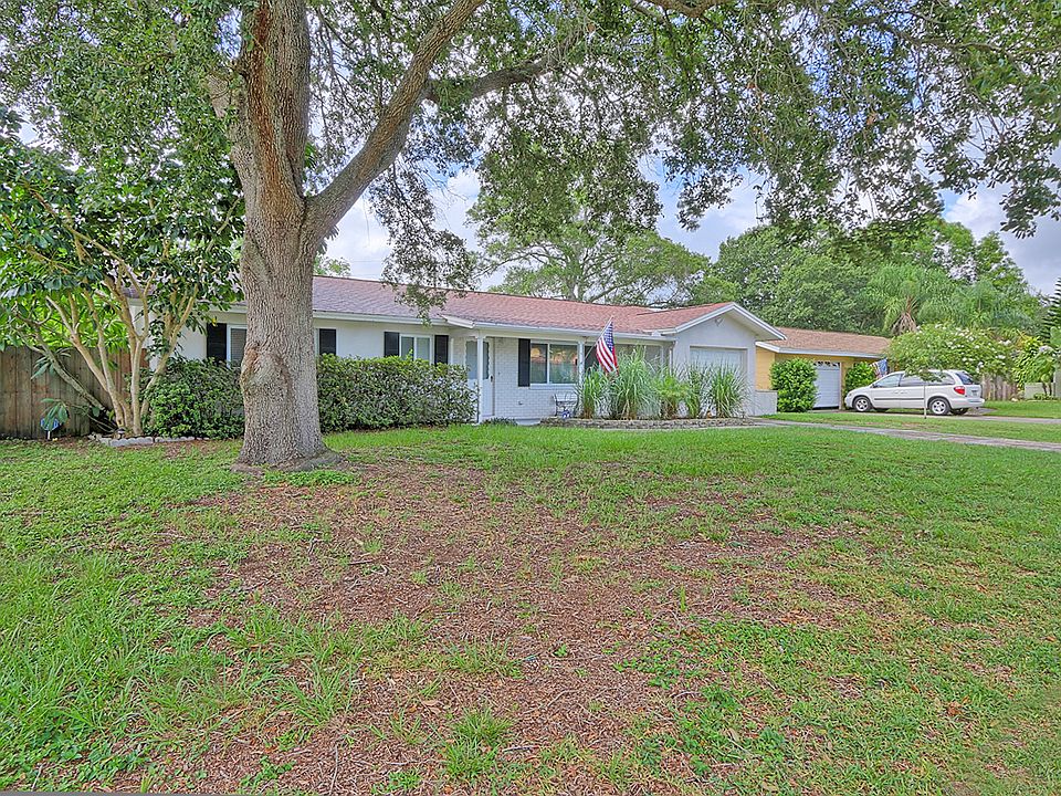1st image of 2425 Brentwood Dr
