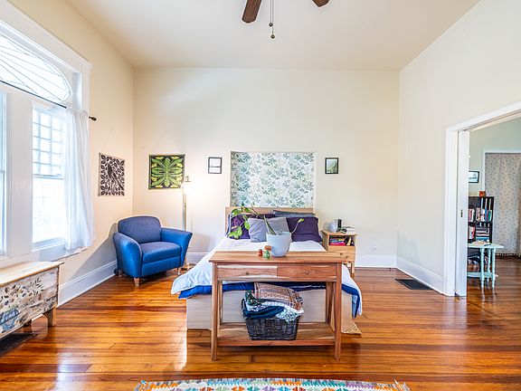3rd image of 1206 Mansfield Ave NE #C