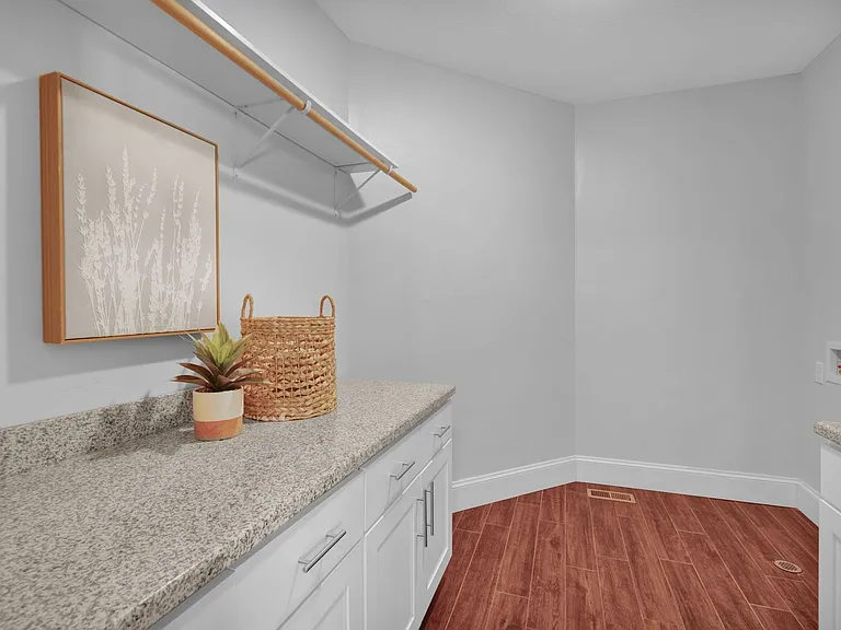 910 S Pace Pl — Photo 32