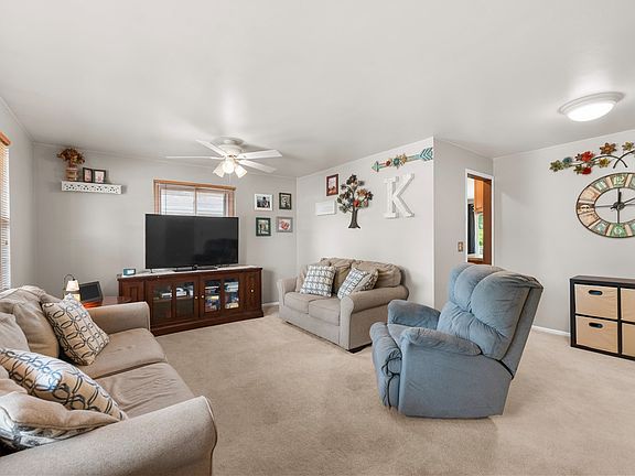 4th image of 1733 Beaver Creek Ln