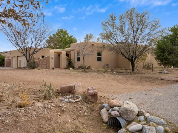 5 Via Sole Dr, Algodones, NM 87001