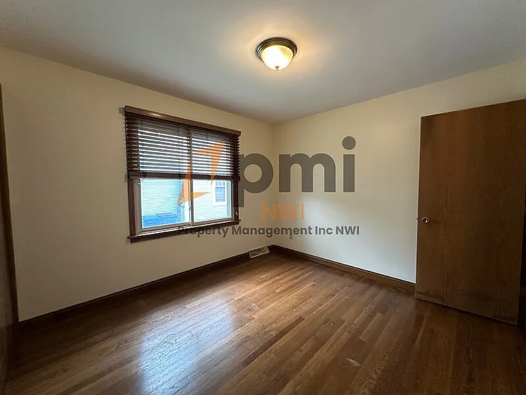 408 E Clark St — Photo 14
