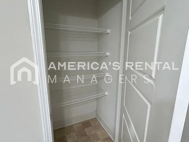 229 Union Station Dr — Photo 13