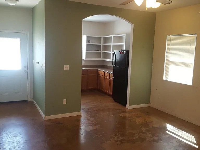 1112 Jones St — Photo 3