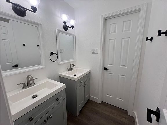 3rd image of 450 Shady Bluff Dr #3