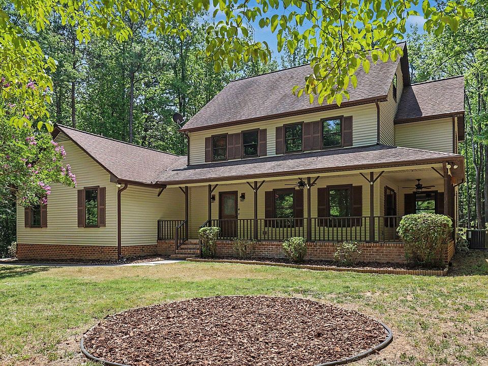 1st image of 400 Shetland Rd