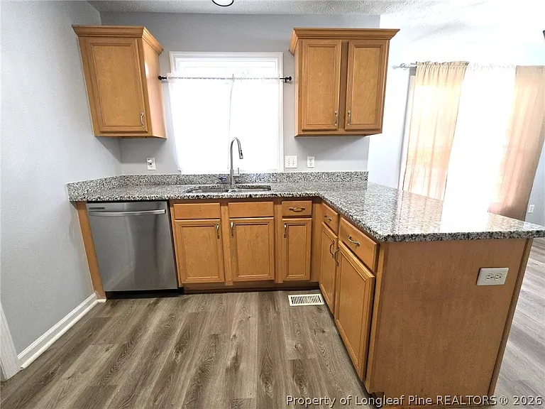 910 Foxhunt Ln — Photo 14