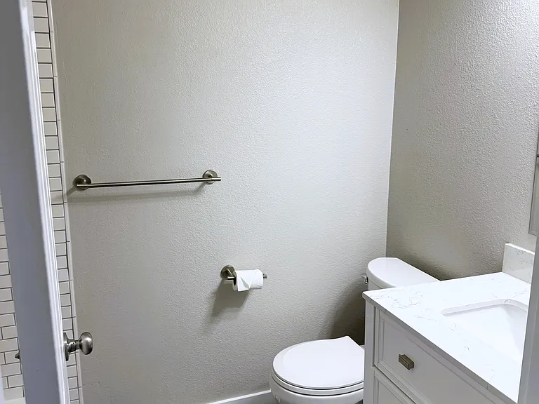 upstairs shared bathroom