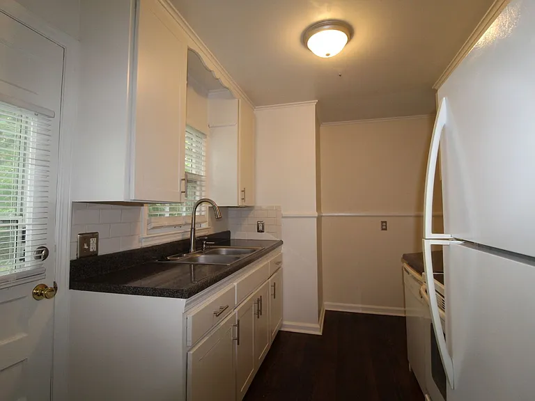 5515 Rosewood St — Photo 7