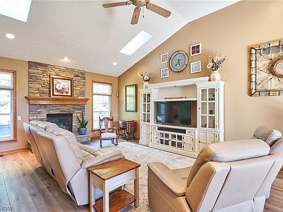 3rd image of 4068 Forest Run Cir