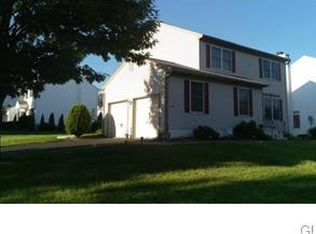 3805 Tamarind Dr, Bethlehem, PA 18020