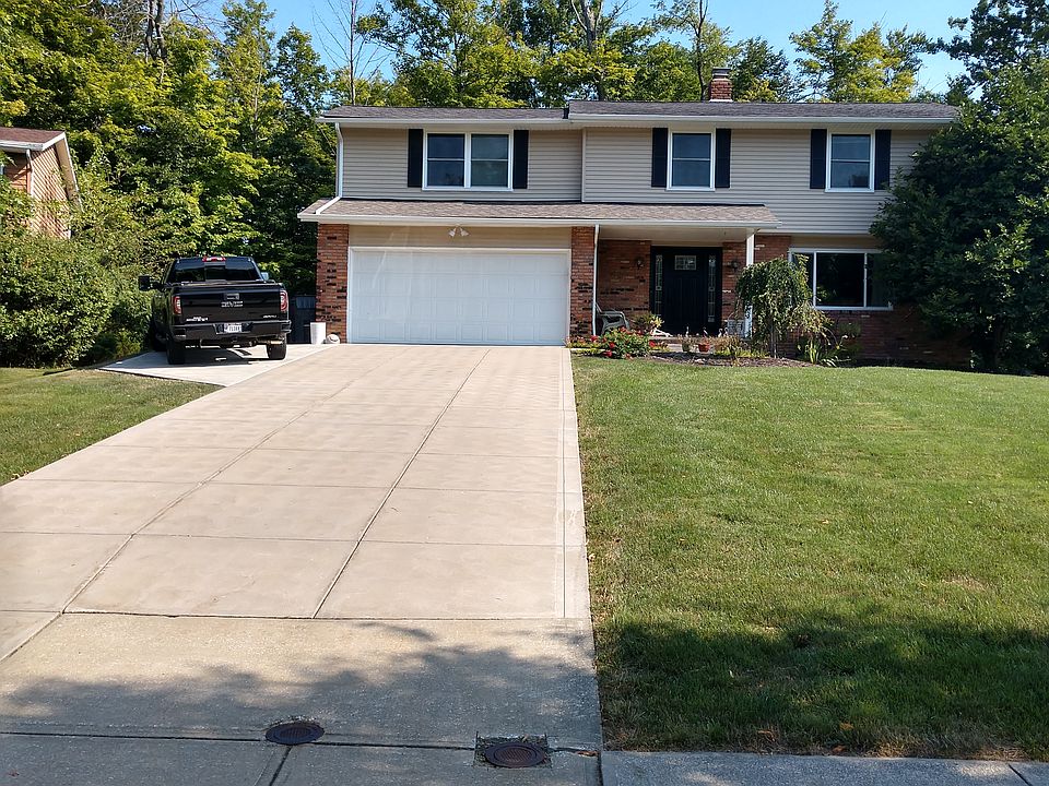 1st image of 32585 Stony Brook Ln