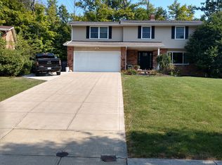 32585 Stony Brook Ln, Solon, OH 44139