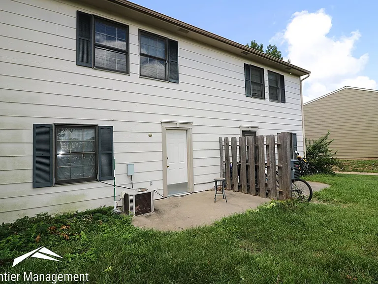 2528 Candlecrest Cir — Photo 15