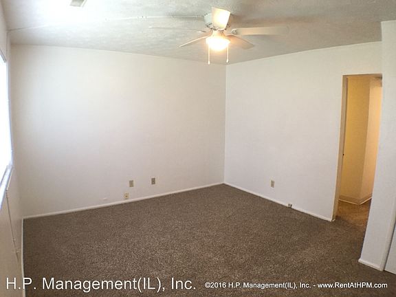 3rd image of 241 Glenlake Dr APT A