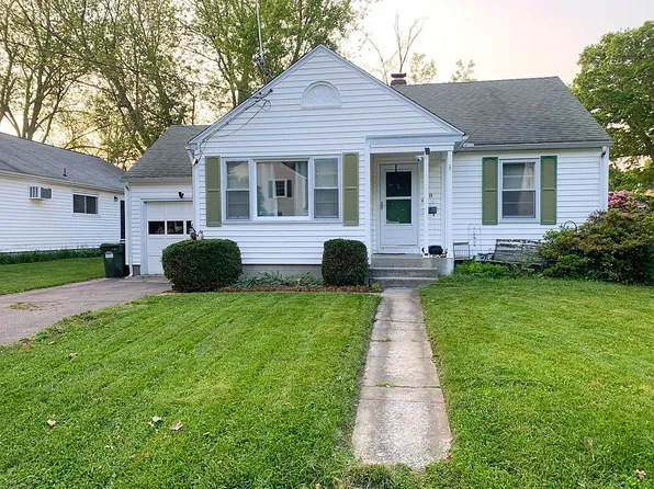 8 Ford Ave, Norwich, CT 06360