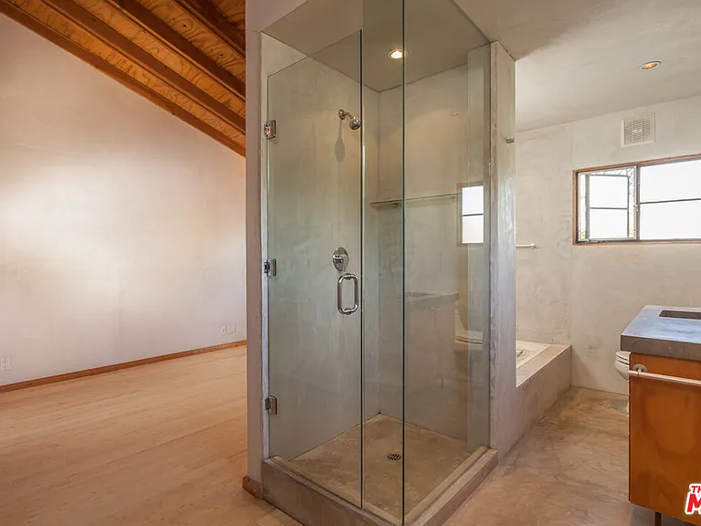 325 Indiana Ave #4 — Photo 7