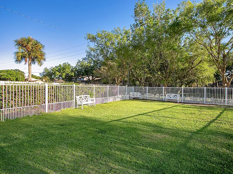 Fountain Place Apartments | 1 & 2 Bedroom Apartments Available-Offering May Rent Free — Photo 13
