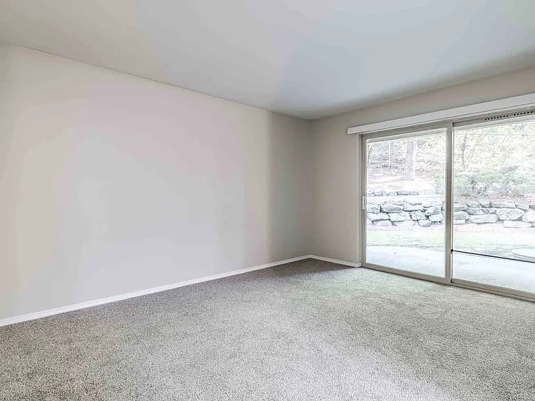Aravia Apartments — Photo 17