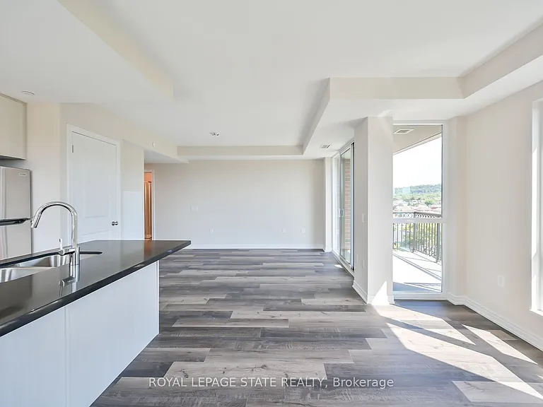 2750 King St E #512 — Photo 18