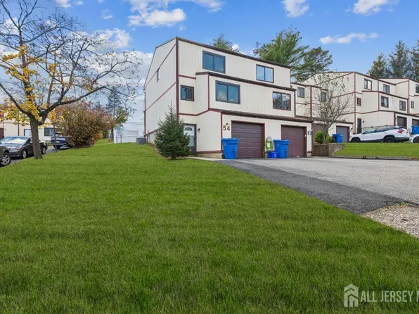 54 Ellen Heath Dr, Matawan, NJ 07747