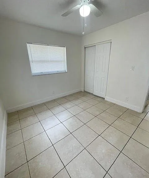 121 NW 7th Ct — Photo 33