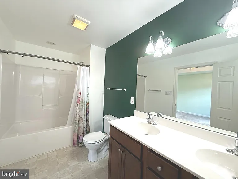 232 Morlatt Ln — Photo 5