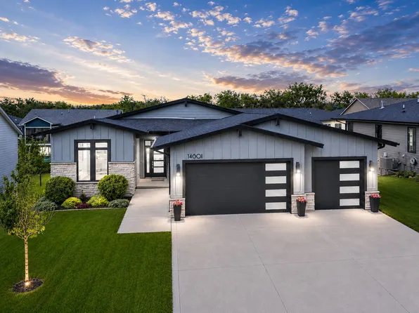 14601 Sutton Dr, Urbandale, IA 50323