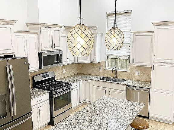 2nd image of 105 Deysbrook Ln