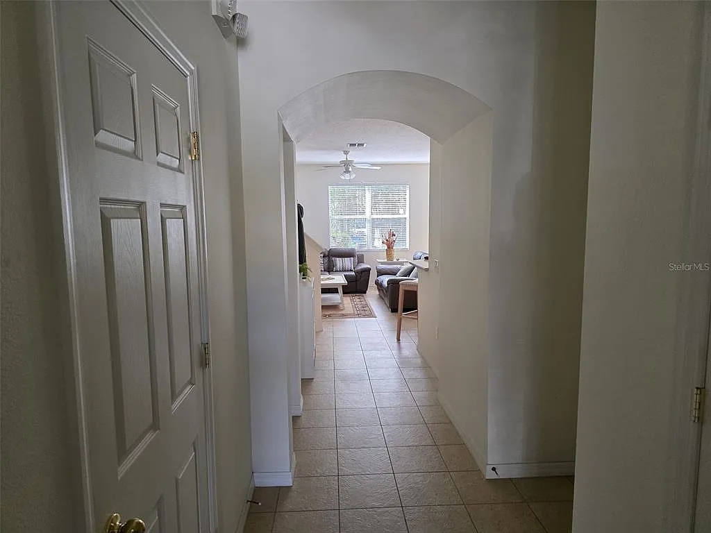 3 bed, 2.5 bath, 1798 sqft, $2,300 — Photo 4