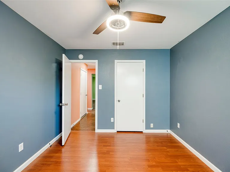 18325 Maxa Dr — Photo 26