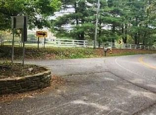 8 Wolf Pen Ln, Prospect, KY 40059