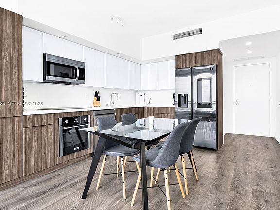 5th image of 92 SW 3rd St APT 3108