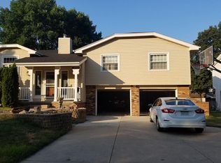 1204 Cottonwood Cir, Papillion, NE 68133