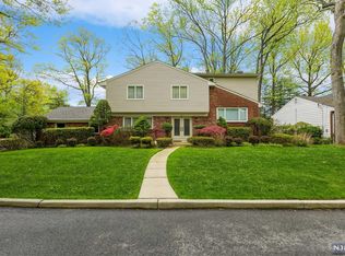 42 N Virginia Ct, Englewood Cliffs, NJ 07632