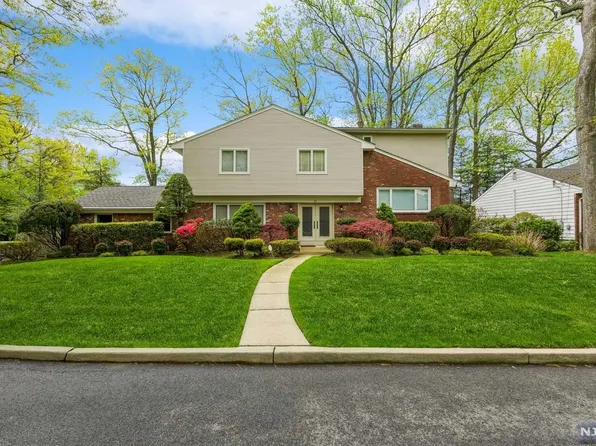 42 N Virginia Ct, Englewood Cliffs, NJ 07632