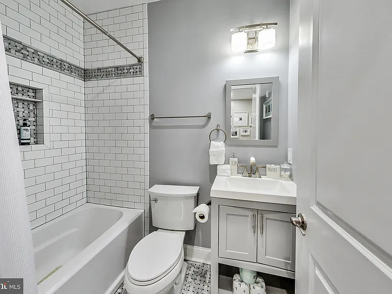 1343 Irving St NW #2 — Photo 7