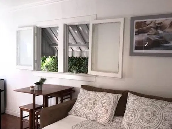 6551 Franklin Ave, Los Angeles, CA 90028