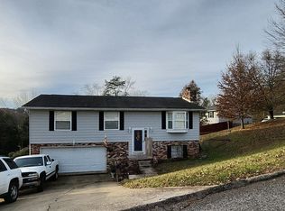 5227 Linda Vista Dr, Cross Lanes, WV 25313