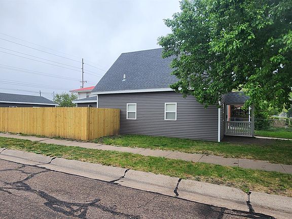 2nd image of 1023 W 6TH
